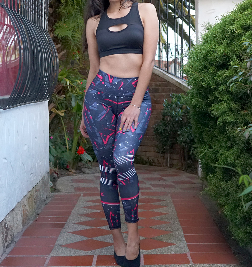 Outfit deportivo Crop top 5,500 Licra - Negra collection